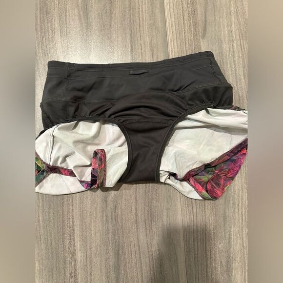 Lululemon Speed Up Mid-Rise Lined Short 4” - Picture 4 of 7